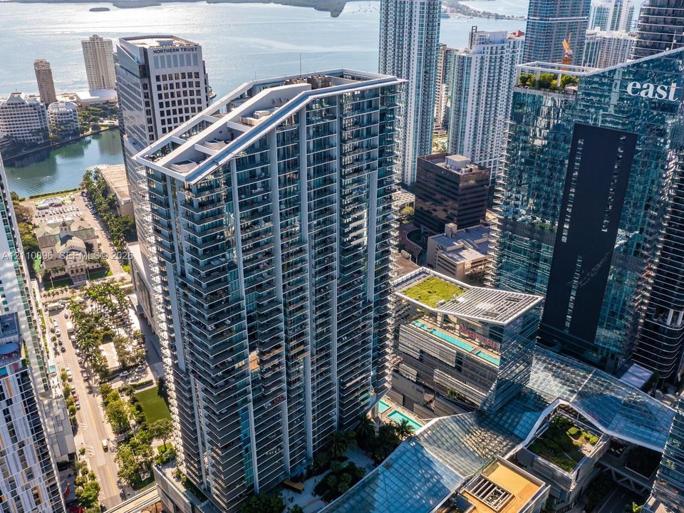 В аренду: $4,650 (1 спален, 1 ванн, 810 Квадратных фут)