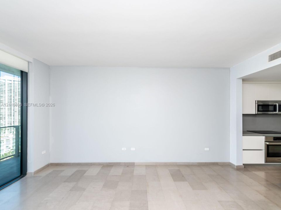 В аренду: $4,650 (1 спален, 1 ванн, 810 Квадратных фут)