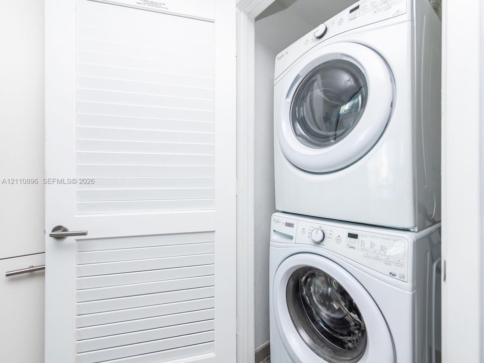 В аренду: $4,650 (1 спален, 1 ванн, 810 Квадратных фут)