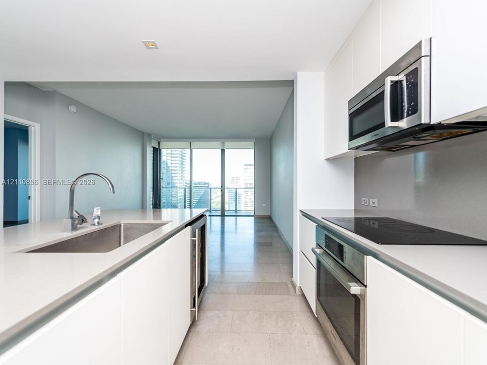 В аренду: $4,650 (1 спален, 1 ванн, 810 Квадратных фут)