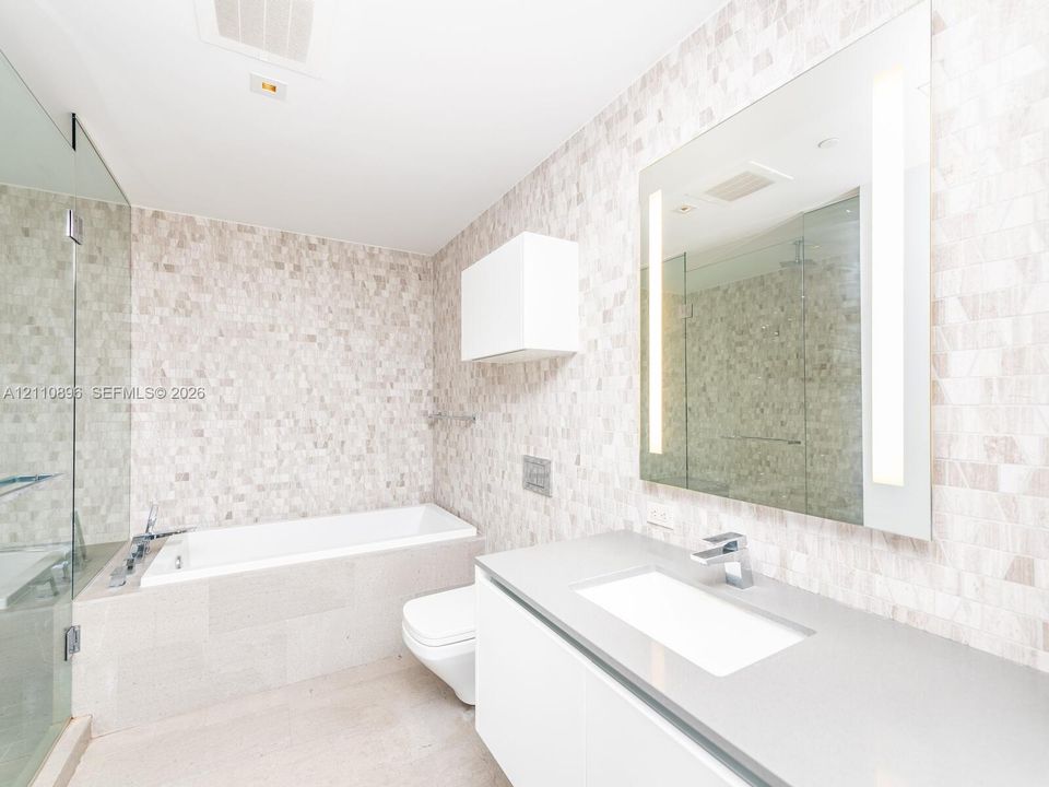 В аренду: $4,650 (1 спален, 1 ванн, 810 Квадратных фут)