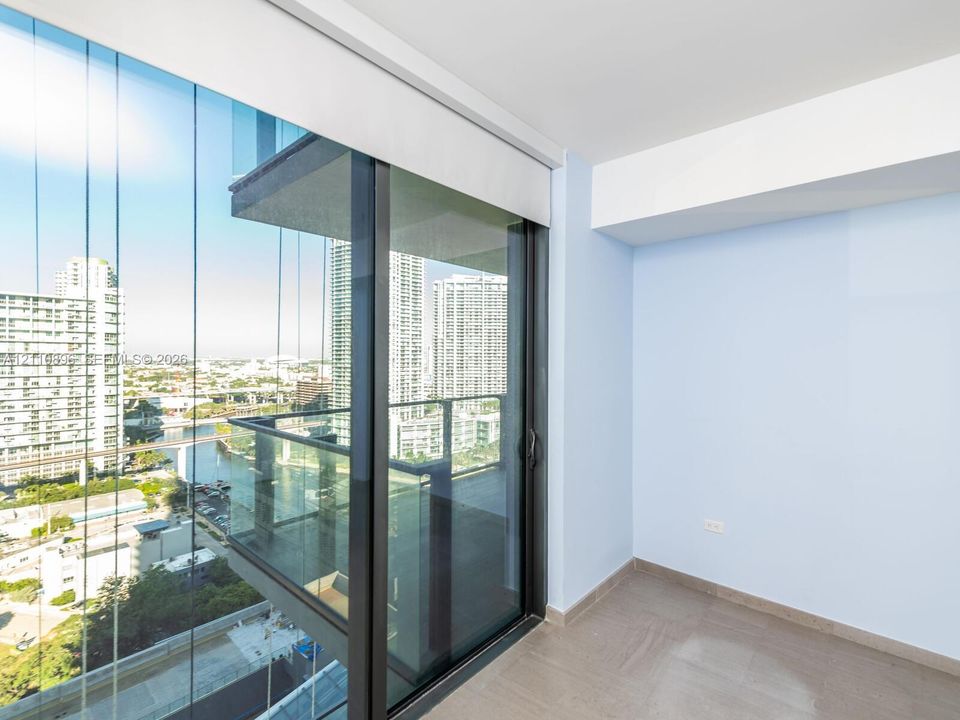 В аренду: $4,650 (1 спален, 1 ванн, 810 Квадратных фут)