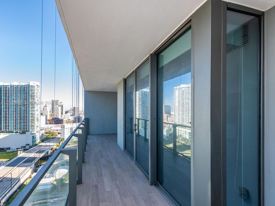 В аренду: $4,650 (1 спален, 1 ванн, 810 Квадратных фут)