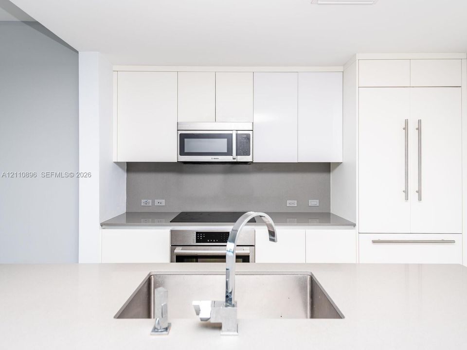 В аренду: $4,650 (1 спален, 1 ванн, 810 Квадратных фут)