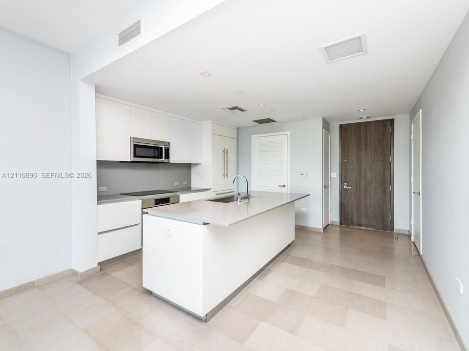В аренду: $4,650 (1 спален, 1 ванн, 810 Квадратных фут)