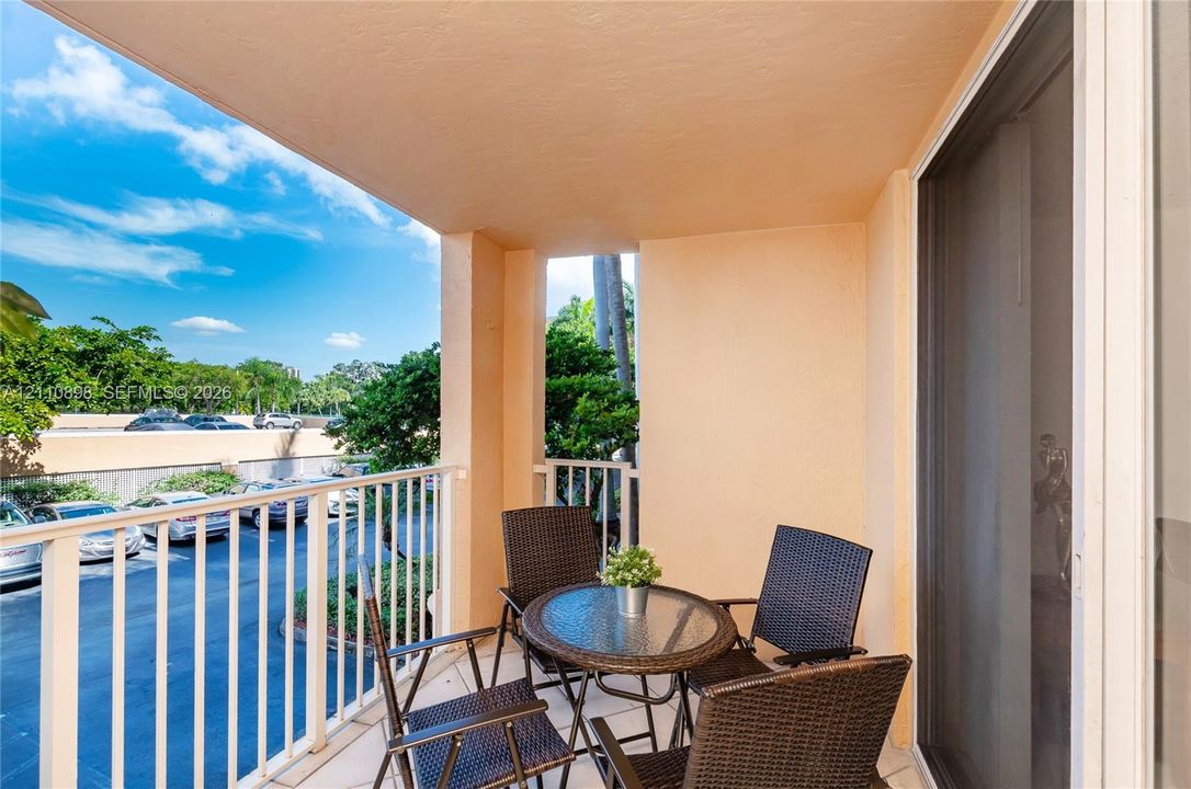 For Sale: $485,000 (2 beds, 2 baths, 1180 Square Feet)