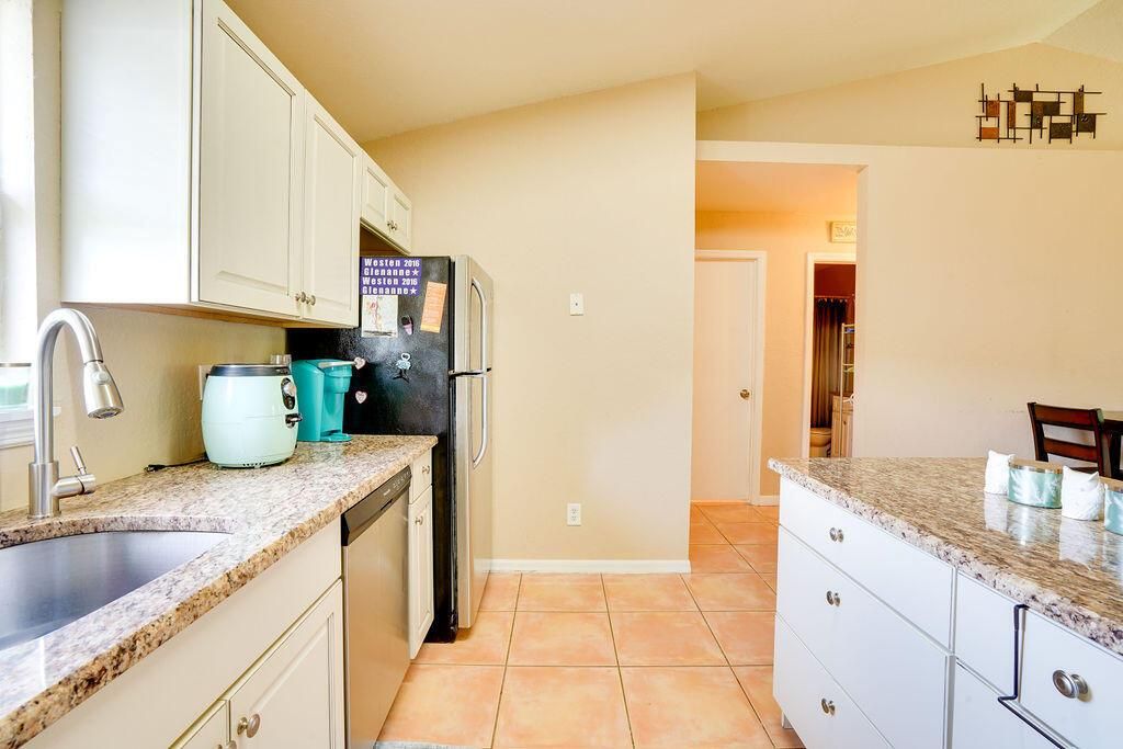 Kitchen side