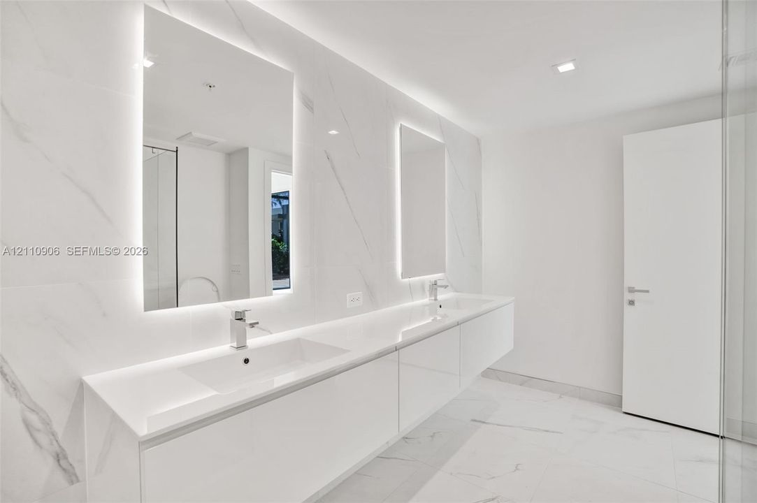 En Renta: $7,900 (3 camas, 3 baños, 1700 Pies cuadrados)