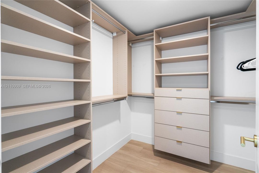 В аренду: $5,950 (2 спален, 2 ванн, 873 Квадратных фут)