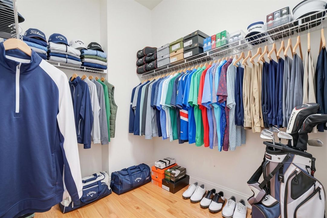 Walk-In Closet - MENS