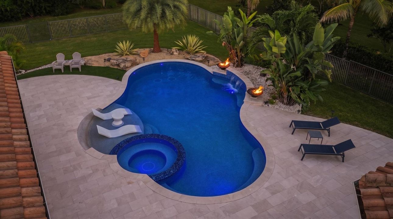 90_DJI_20261013185352_0583_D