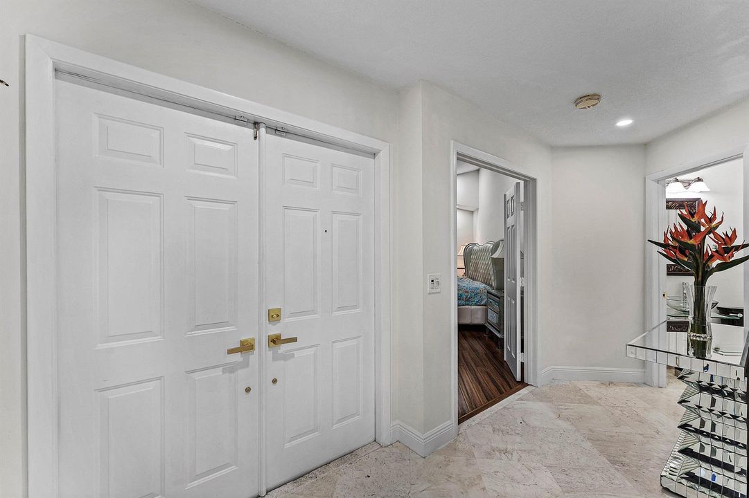 005-6486BravaWay-BocaRaton-FL-33433-SMAL