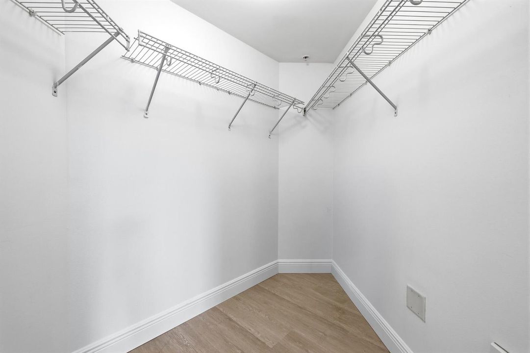 Walk-in Closet