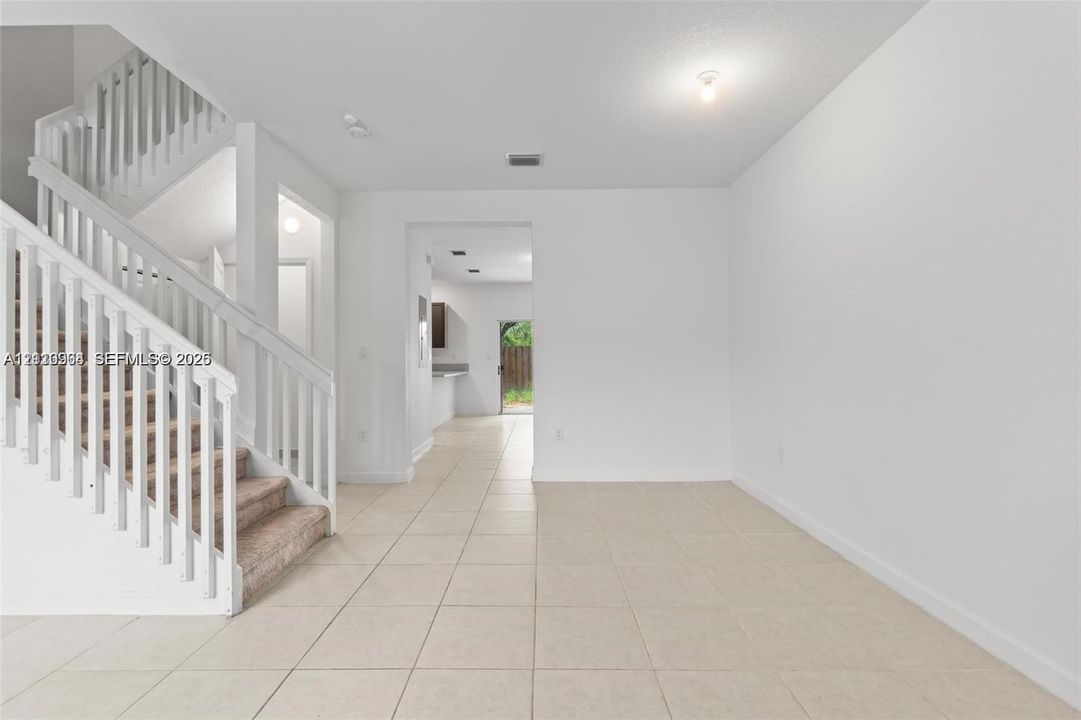 For Rent: $2,550 (3 beds, 2 baths, 1612 Square Feet)