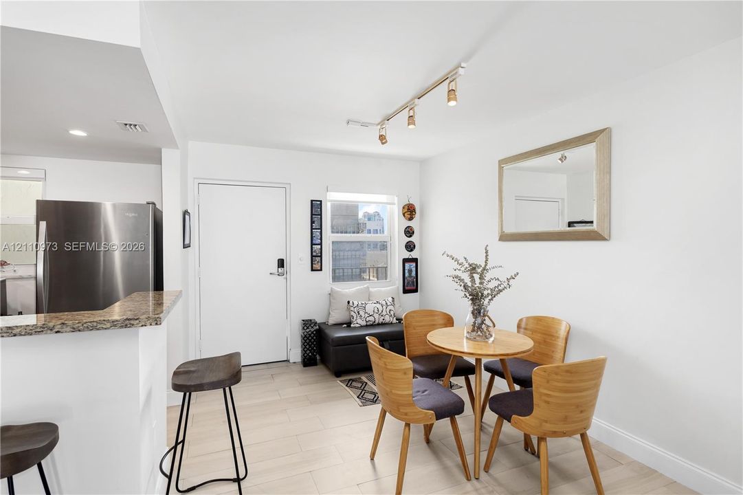 En Venta: $349,000 (1 camas, 1 baños, 720 Pies cuadrados)