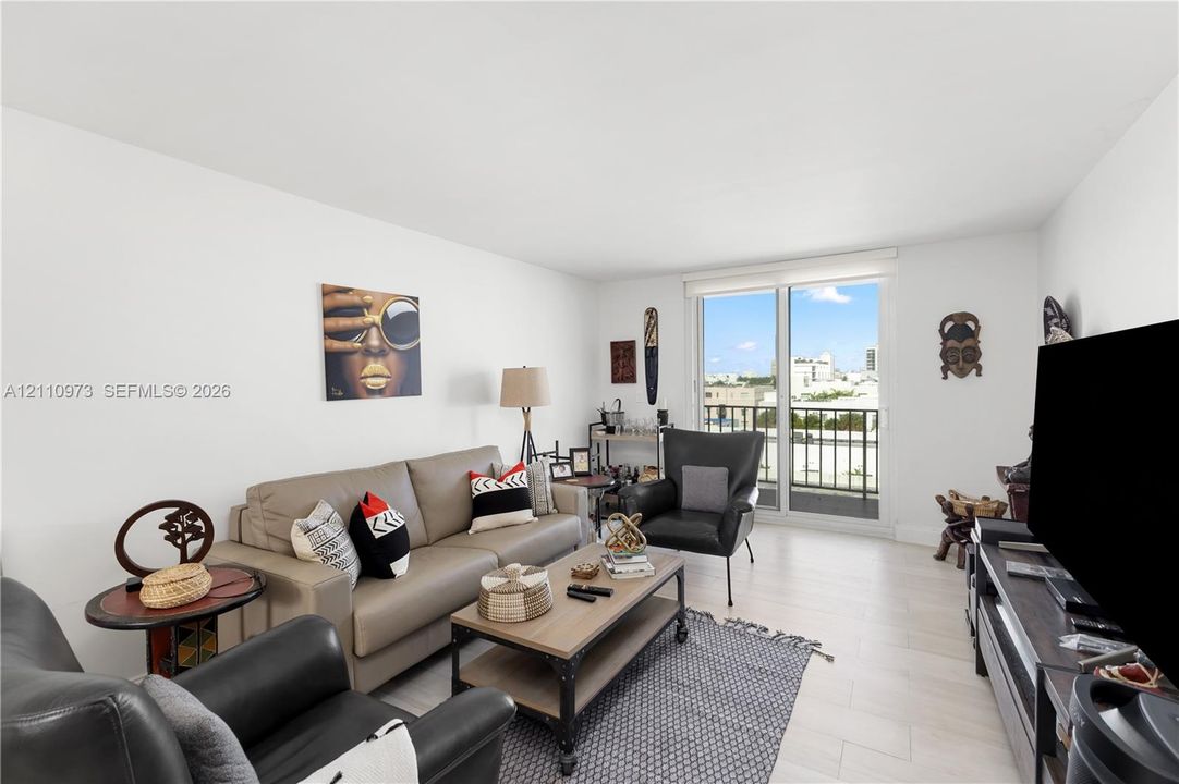 En Venta: $349,000 (1 camas, 1 baños, 720 Pies cuadrados)