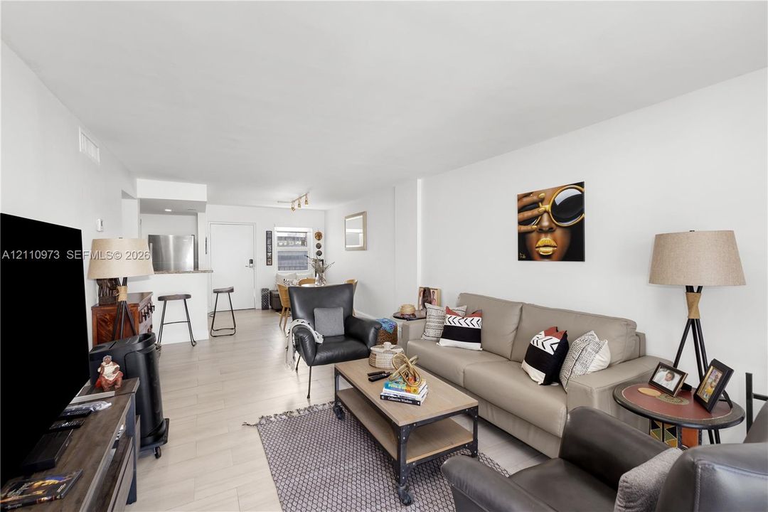 En Venta: $349,000 (1 camas, 1 baños, 720 Pies cuadrados)