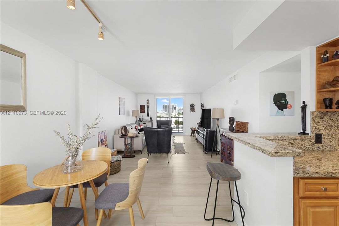 En Venta: $349,000 (1 camas, 1 baños, 720 Pies cuadrados)