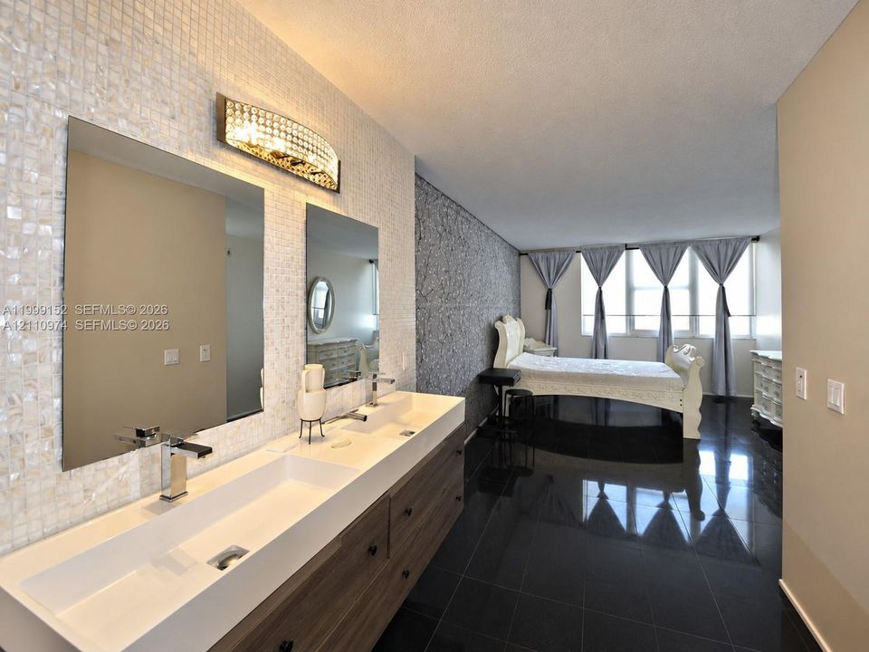 Dual sinks