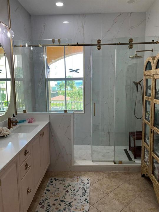 UPGRADED HUGE SHOWER