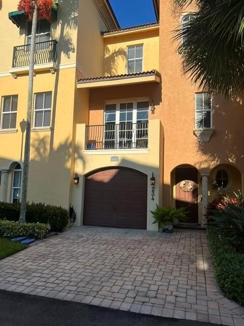 2 CAR DRIVEWAY