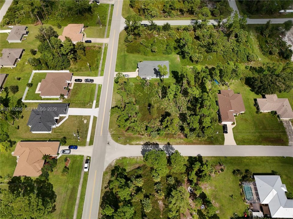 На продажу: $26,000 (0.24 acres)
