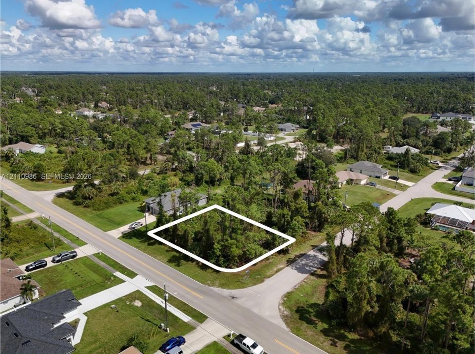 На продажу: $26,000 (0.24 acres)