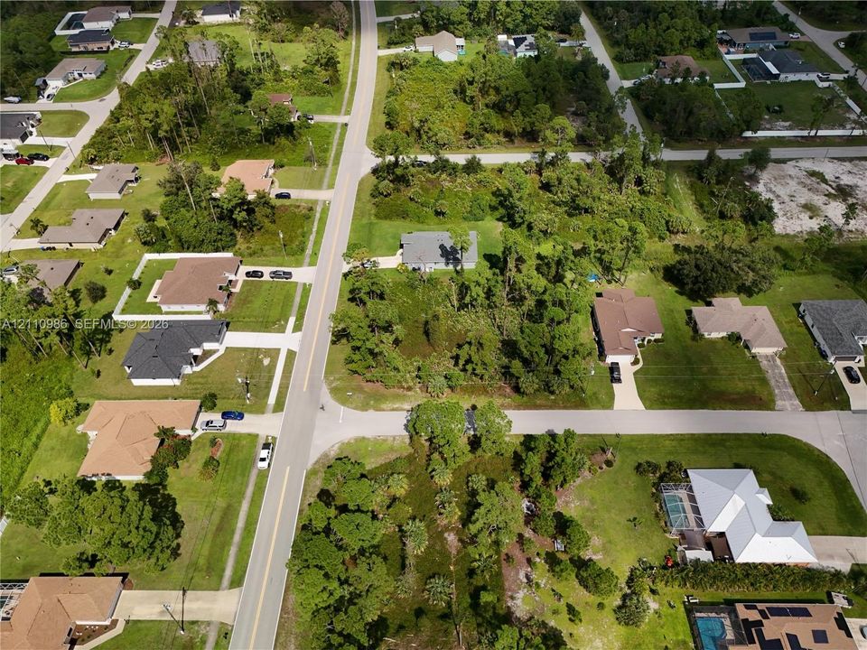 На продажу: $26,000 (0.24 acres)