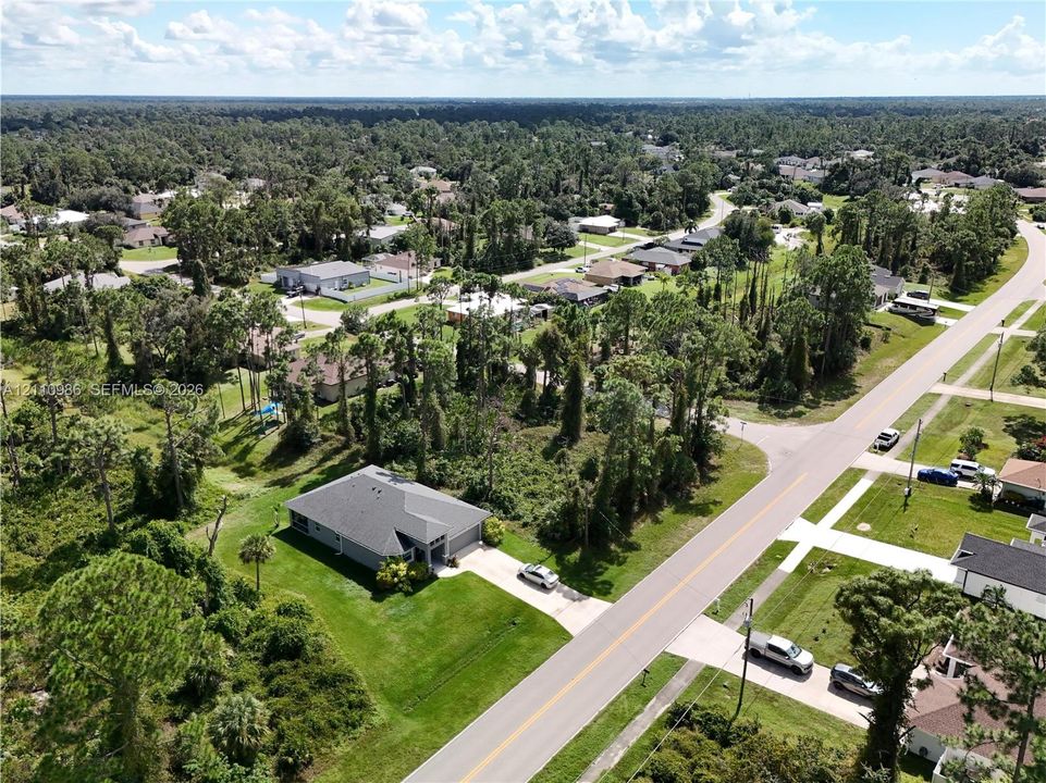 На продажу: $26,000 (0.24 acres)