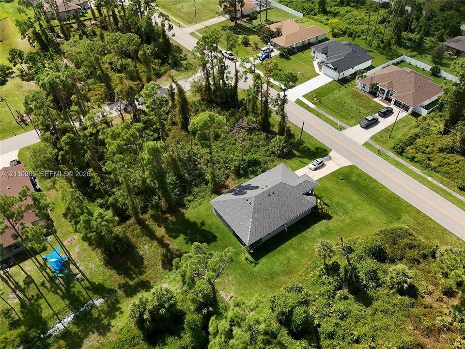 На продажу: $26,000 (0.24 acres)