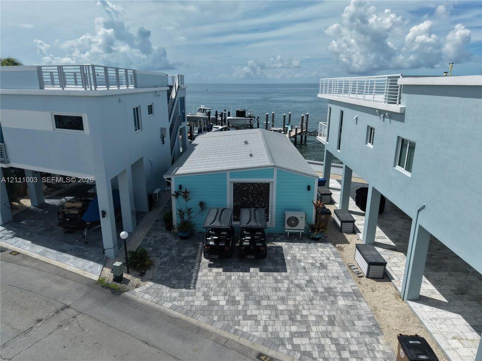 For Sale: $1,650,000 (3 beds, 1 baths, 782 Square Feet)