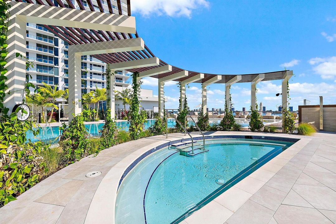 6th Floor Spa/Jacuzzi