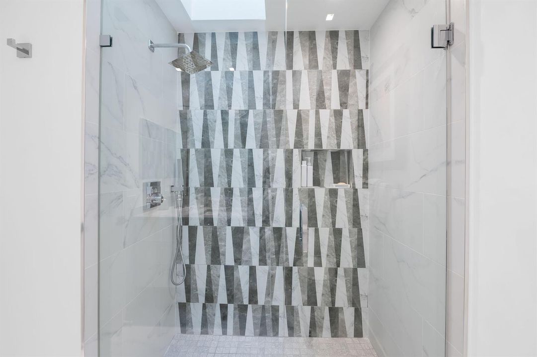 2nd Bathroom