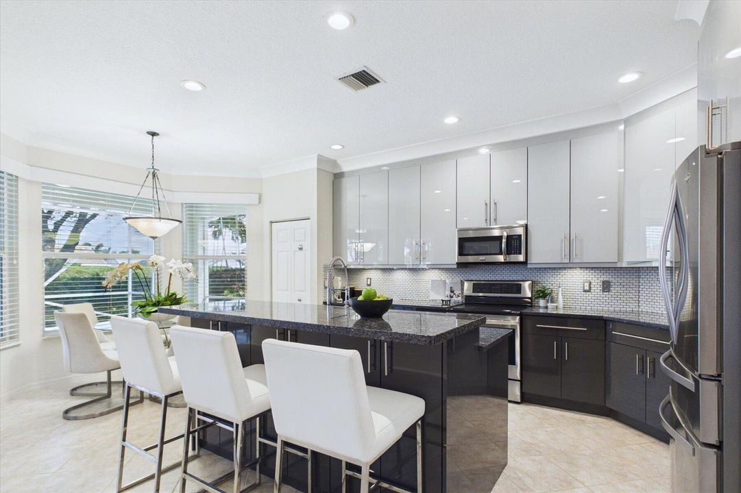 12-Kitchen Island