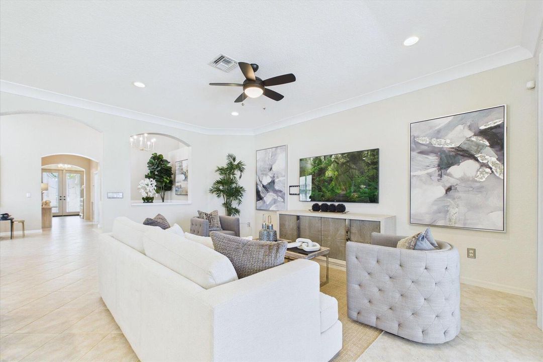 14-Family Room