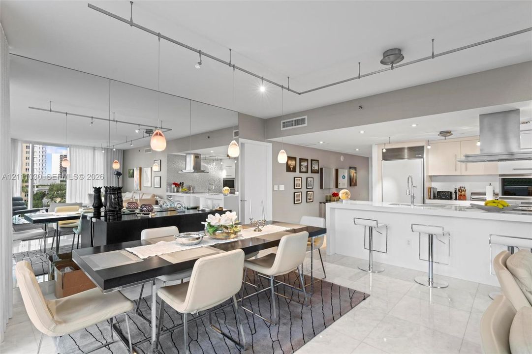 For Sale: $1,399,000 (3 beds, 2 baths, 1870 Square Feet)