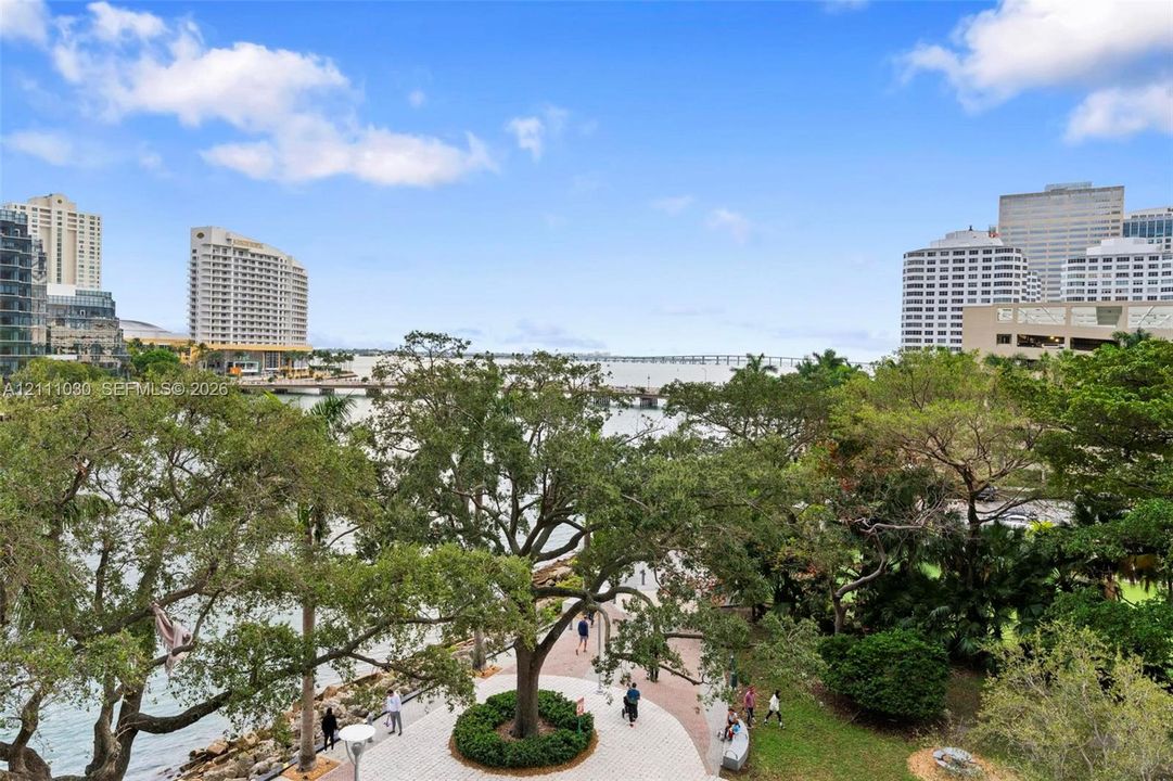 For Sale: $1,399,000 (3 beds, 2 baths, 1870 Square Feet)