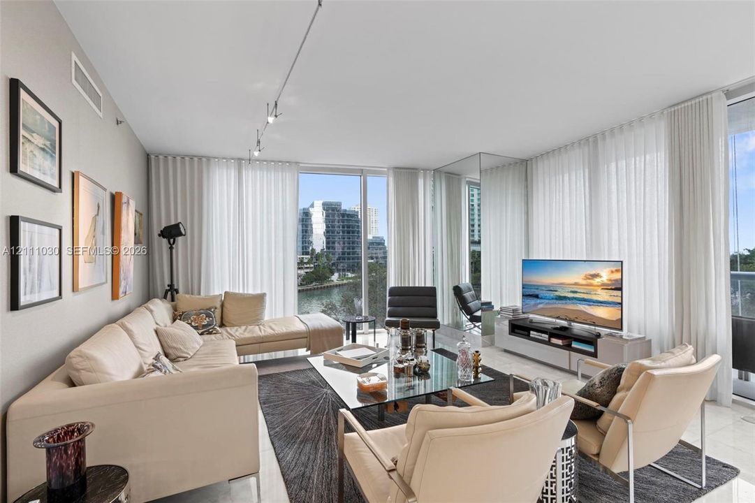 For Sale: $1,399,000 (3 beds, 2 baths, 1870 Square Feet)