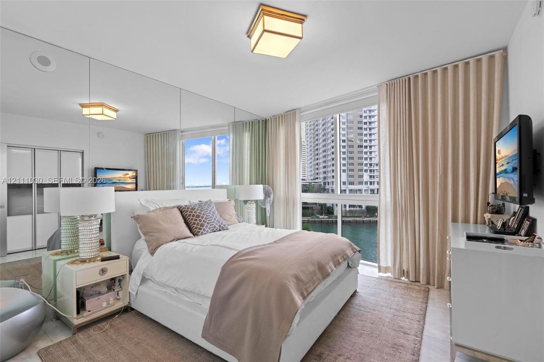 For Sale: $1,399,000 (3 beds, 2 baths, 1870 Square Feet)
