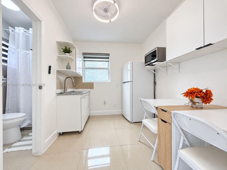 For Rent: $1,650 (1 beds, 1 baths, 1432 Square Feet)