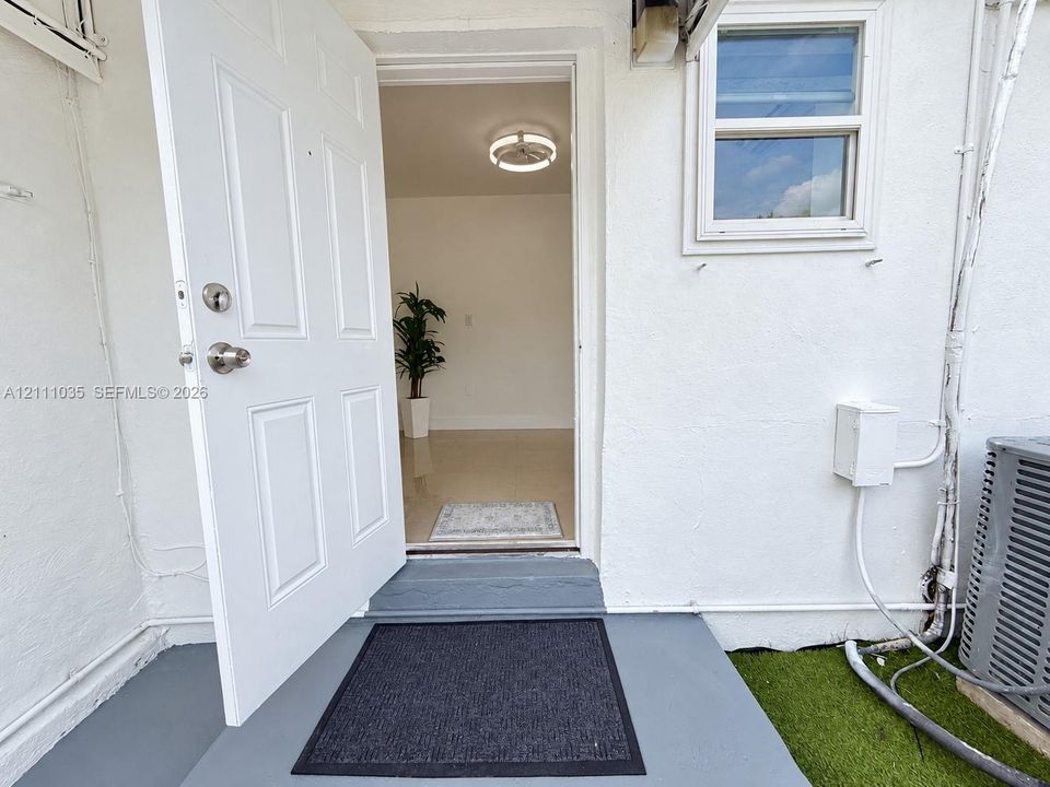 For Rent: $1,650 (1 beds, 1 baths, 1432 Square Feet)