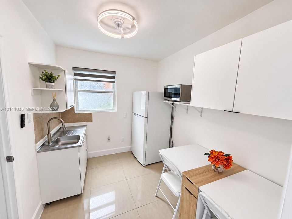 For Rent: $1,650 (1 beds, 1 baths, 1432 Square Feet)