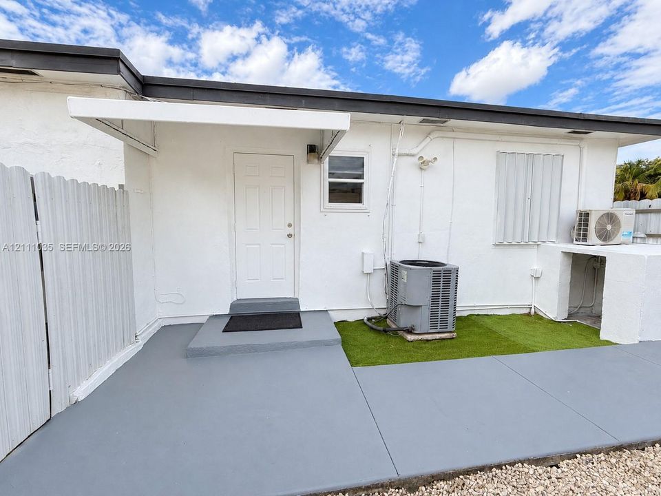 For Rent: $1,650 (1 beds, 1 baths, 1432 Square Feet)