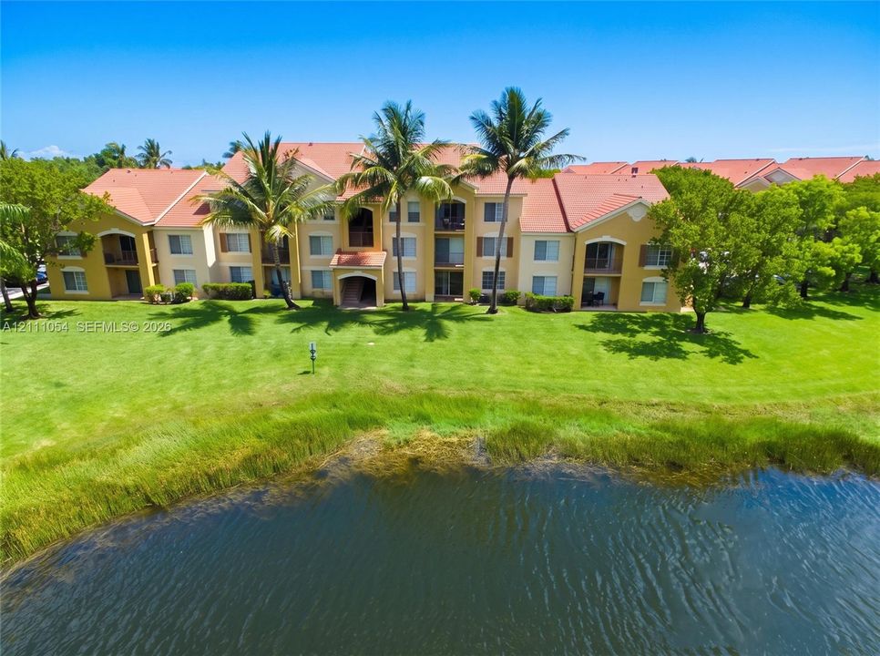En Venta: $200,000 (2 camas, 2 baños, 1060 Pies cuadrados)