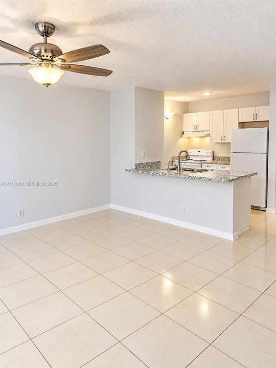 For Rent: $1,400 (0 beds, 1 baths, 468 Square Feet)