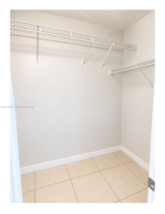 For Rent: $1,400 (0 beds, 1 baths, 468 Square Feet)