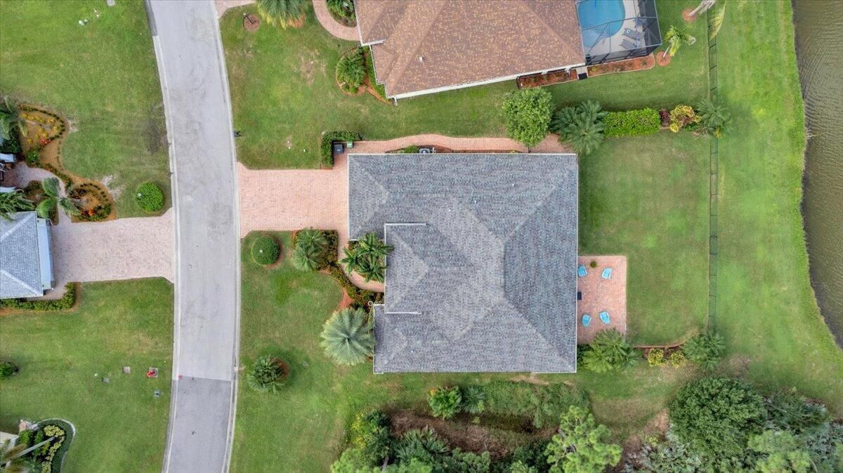 367 SW Vista Lake DR