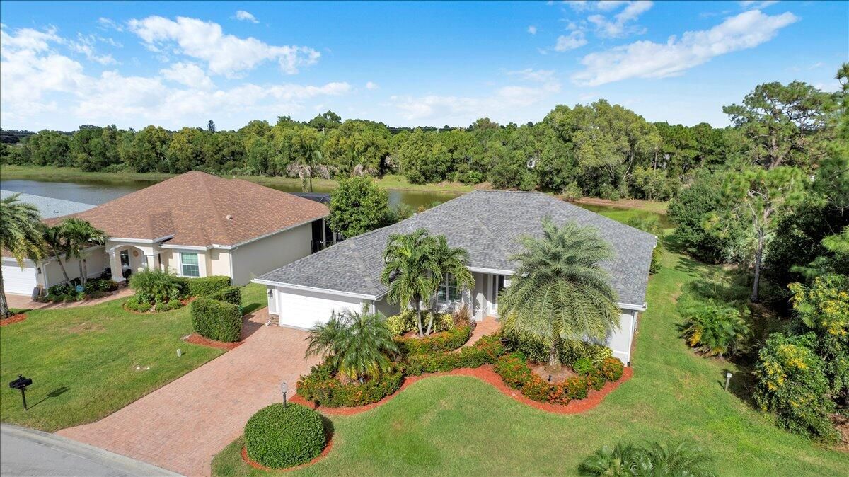 367 SW Vista Lake DR