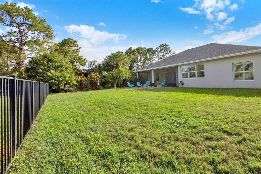 Spacious Fenced in Yard