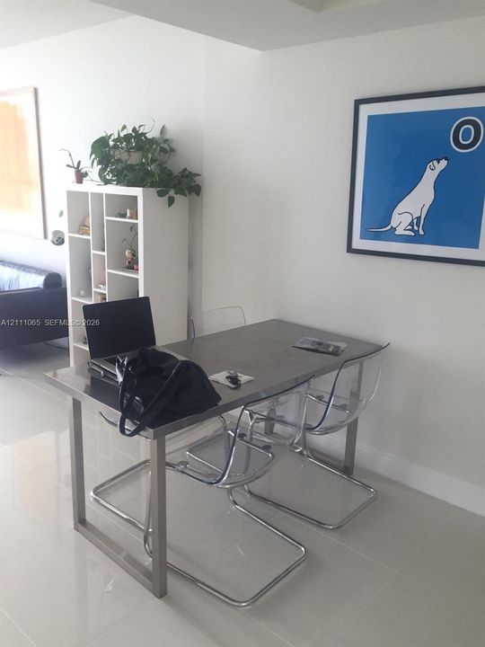 For Rent: $2,400 (1 beds, 1 baths, 637 Square Feet)